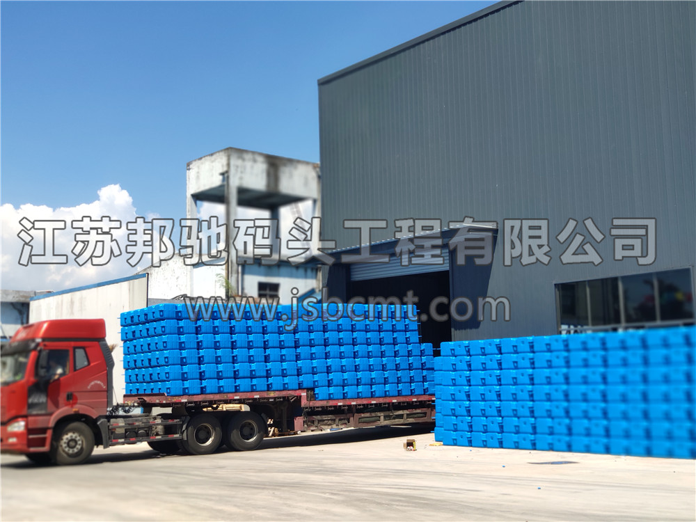 安徽亳州4車大浮筒發(fā)貨-江蘇邦馳碼頭工程有限公司15
